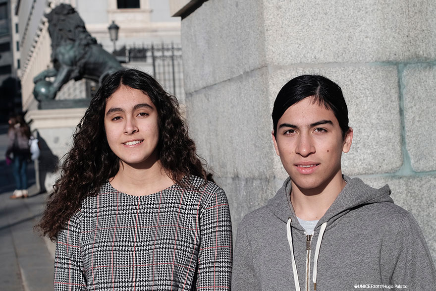 Los niños en el Congreso: Erika y Sergio