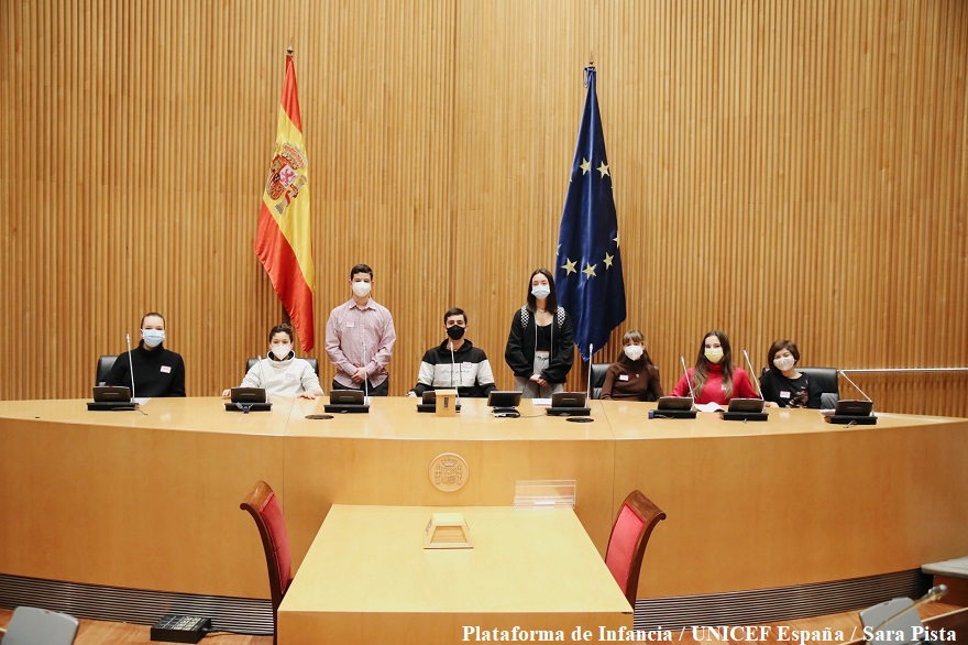 Chicos y chicas se reúnen en el Congreso de los Diputados con la Comisión de Infancia y Adolescencia 