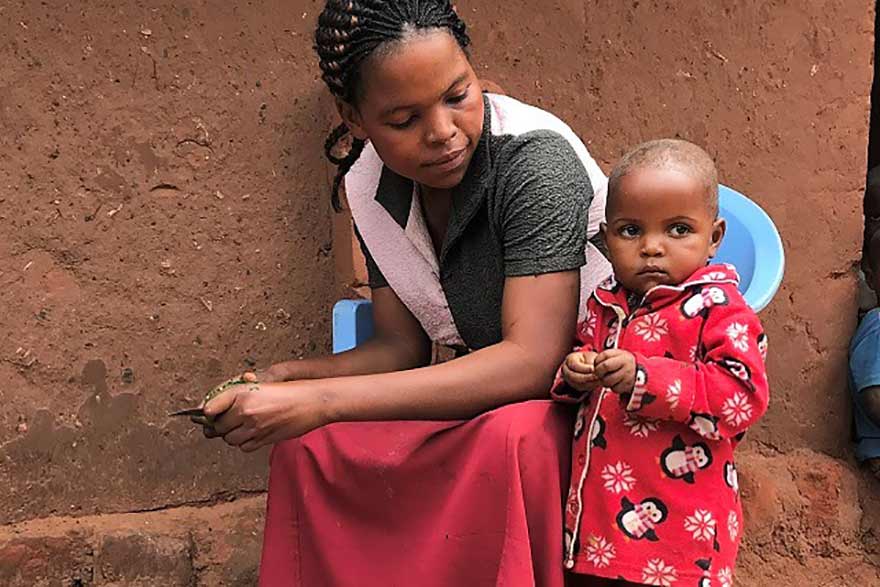 La pequeña Shiela sufría desnutrición aguda grave