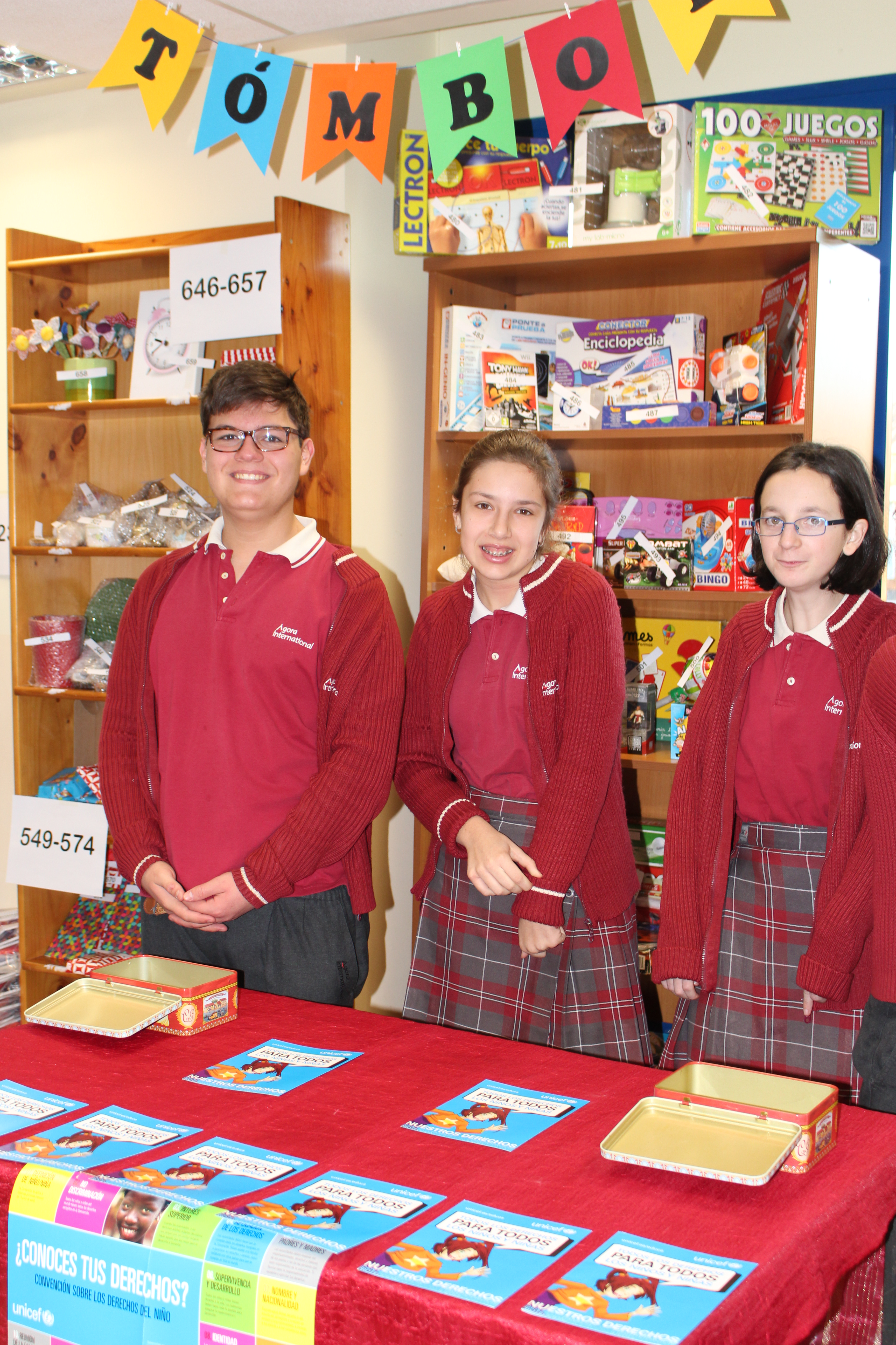 Tómbola solidaria en el Colegio Areteia (Madrid)