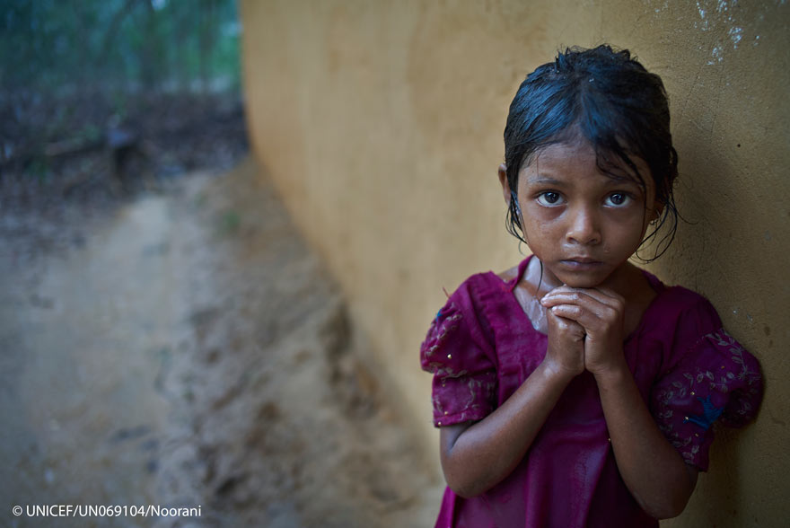 Más de 125.000 refugiados rohingya han huido a través de la frontera desde el Estado de Rakhine en Myanmar a Bangladesh