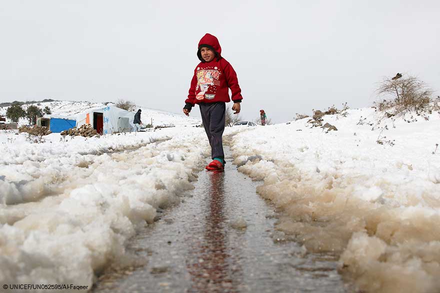 El frío y el invierno amenazan a los niños de Siria