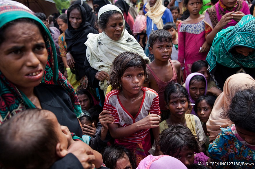 12.000 niños rohingya llegan cada semana a Bangladesh para huir de la violencia en Myanmar