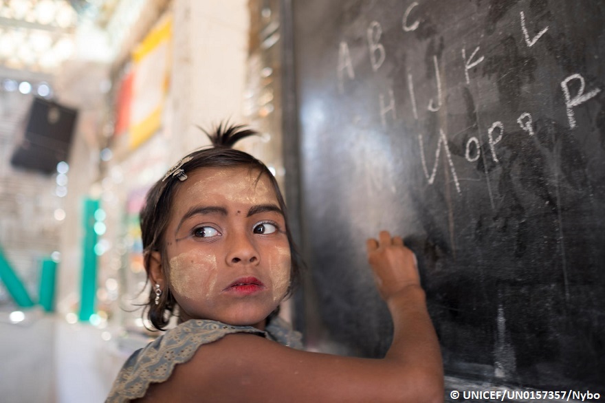 La temporada de tifones y la amenaza de violencia acechan a 720.000 niños rohingya en Myanmar y Bangladesh