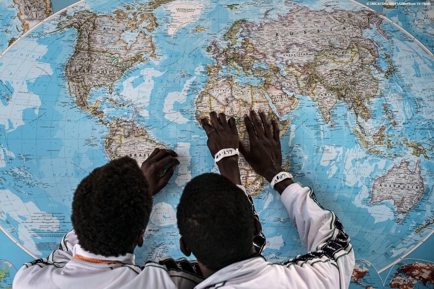 La primera intención de los niños que migran desde África no es llegar a Europa