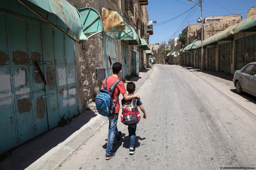 Cerca del 25% de los chicos de 15 años están fuera de la escuela en el Estado de Palestina
