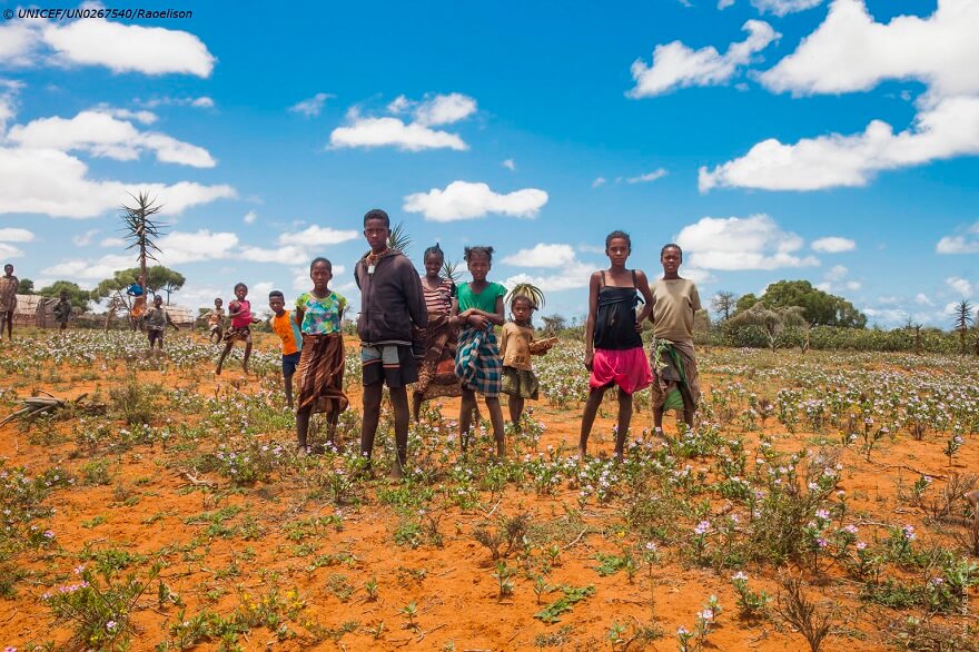 Los conflictos prolongados, la crisis climática, el aumento de enfermedades mentales y la información errónea en internet: las nuevas y mayores amenazas para los niños 