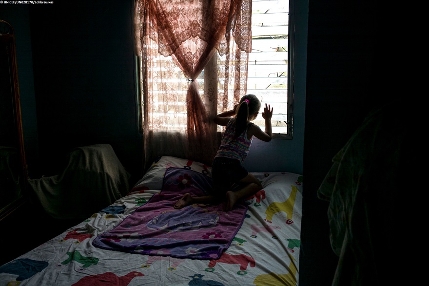 Las amenazas de muerte y la violencia de las pandillas obligan a más familias a huir del norte de Centroamérica, según encuesta de ACNUR y UNICEF