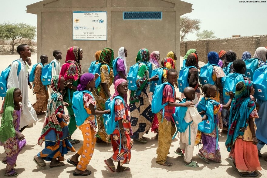 Crisis del Lago Chad: los programas de radio ayudan a los niños a seguir aprendiendo 