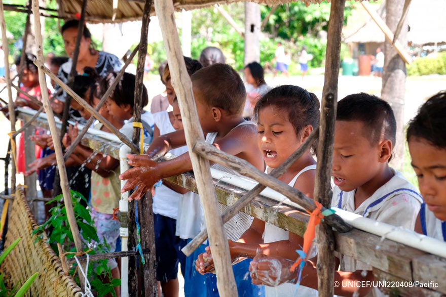 FICR –UNICEF y la OMS ofrecen orientación para proteger a los niños y apoyar el funcionamiento normal de las escuelas