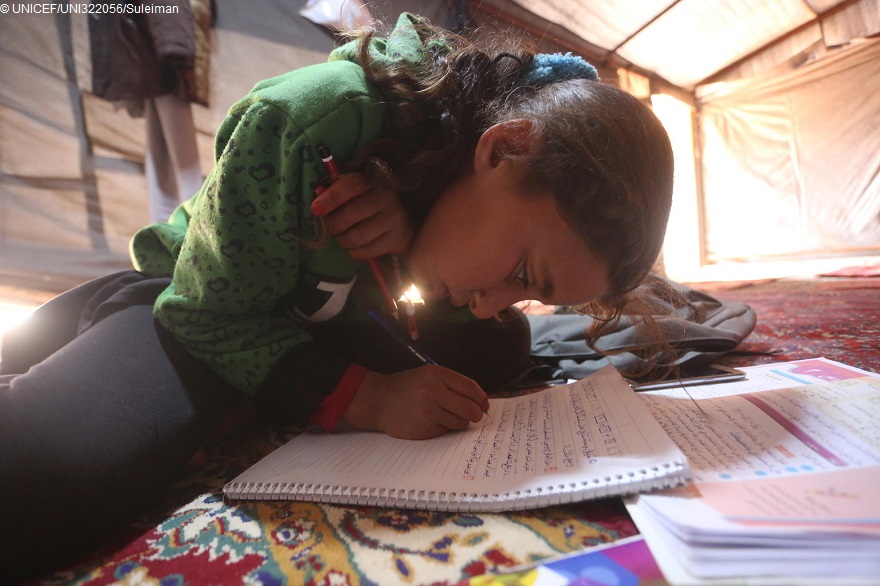 COVID-19: mientras la pandemia continúa, los niños desplazados forzosamente necesitan más apoyo que nunca