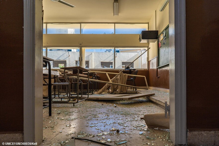 Un mes después de las explosiones, Líbano necesita más ayuda para que los niños puedan volver a la escuela