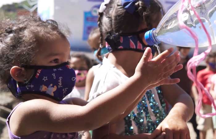 Agua potable para niños y niñas en Venezuela.