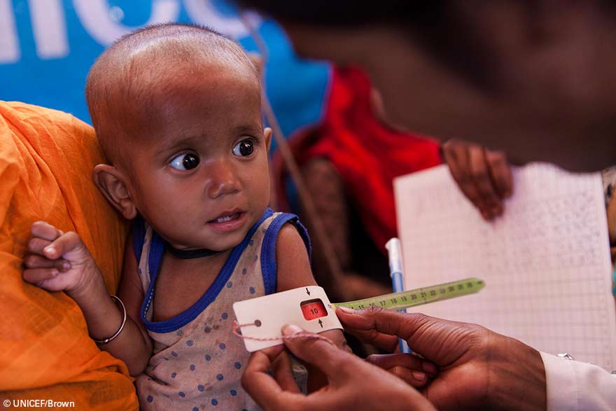 Bebé rohingya en campamento de Bangladesh