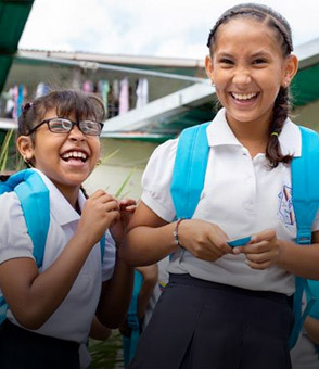 Niñas sonriendo