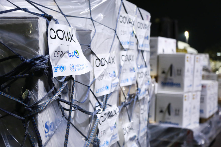 UNICEF entrega en Ruanda la dosis 1.000 millones de vacuna COVID a través de COVAX. 