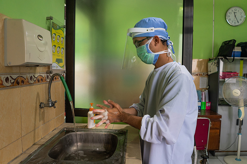 Casi 2.000 millones de personas dependen de centros de salud sin agua potable