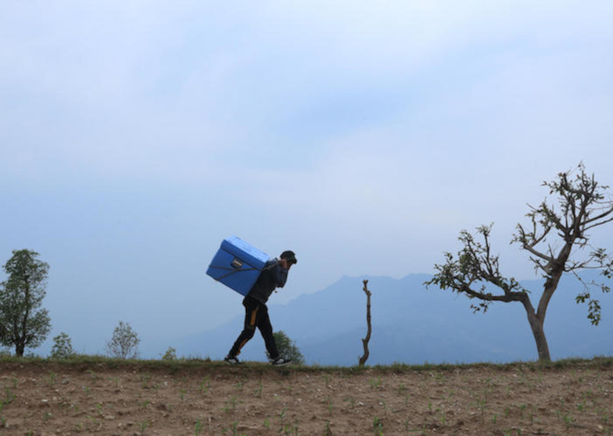 UNICEF distribuye vacunas en los sitios más difíciles