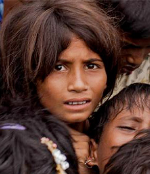 Niña Rohingya