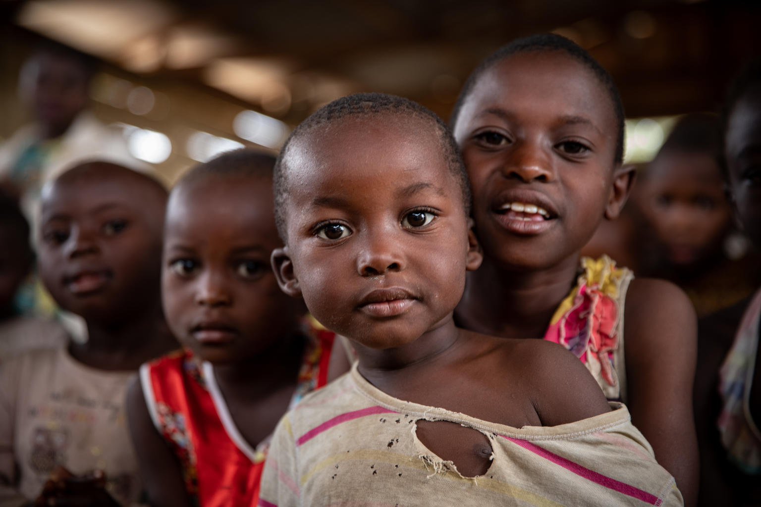 Niños en un espacio amigo de la infancia de UNICEF en RD Congo
