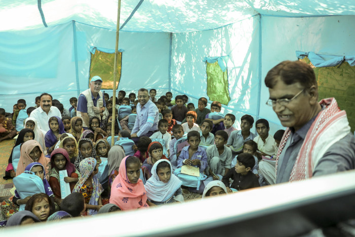 Escuelas temporales instaladas por UNICEF en Pakistán por las inundaciones.