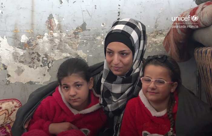 Una madre y sus dos hijas en Siria.