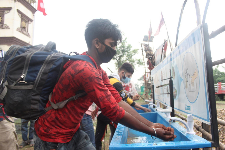 UNICEF proporciona suministros en la frontera de India con Nepal