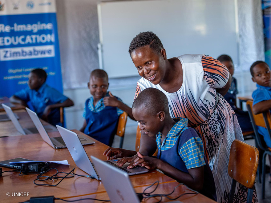 Ayudando a cerrar la brecha digital entre las áreas rurales y urbanas de Zimbabue 