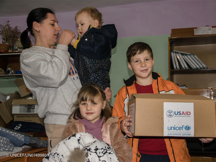 a familia de Ulyana, nos abre las puertas de su casa y somos testigos de la alegría 