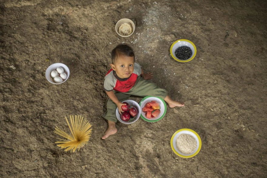 La alimentación nutritiva de Jonathan en Guatemala.