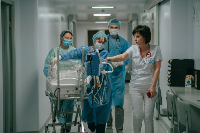 UNICEF distribuye material médico para hospitales y maternidades en Ucrania.