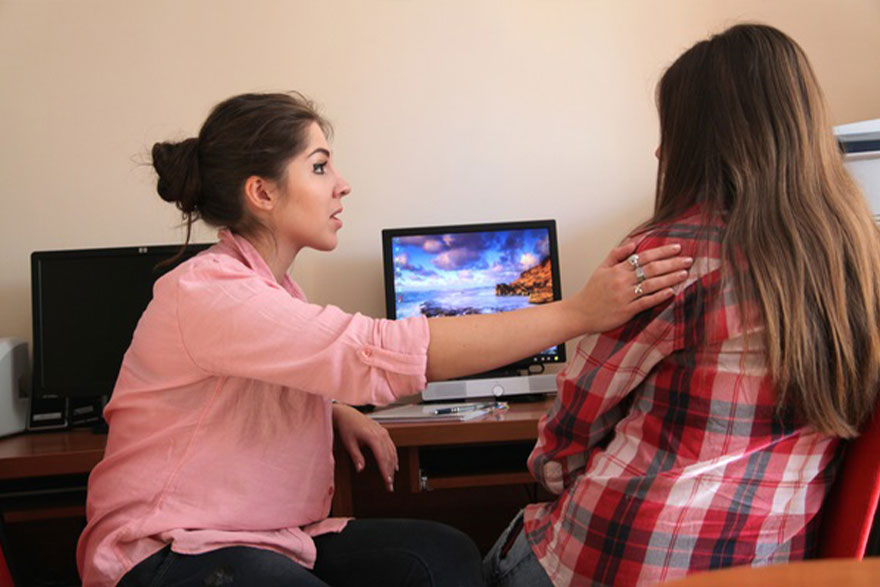 Cómo tratar con adolescentes