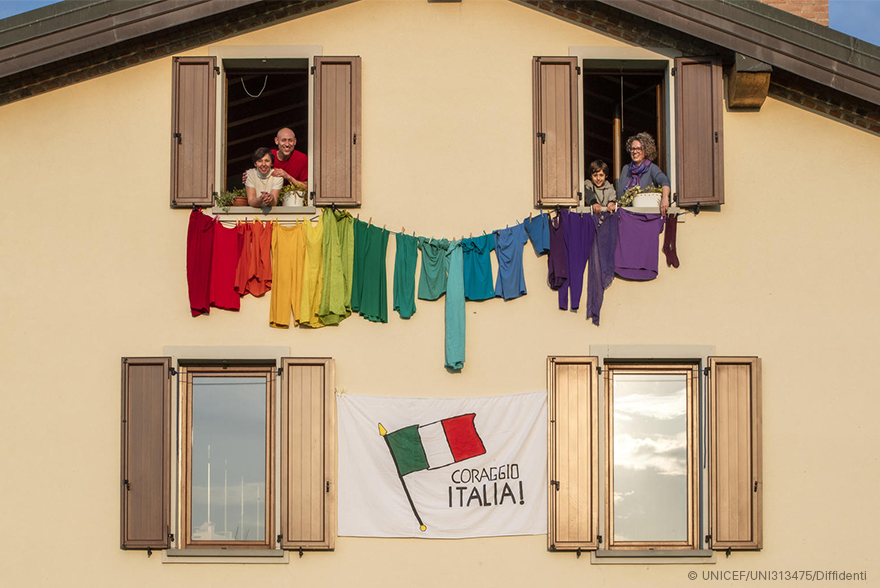 Arcoiris en una casa italiana © UNICEF/UNI313475/Diffidenti