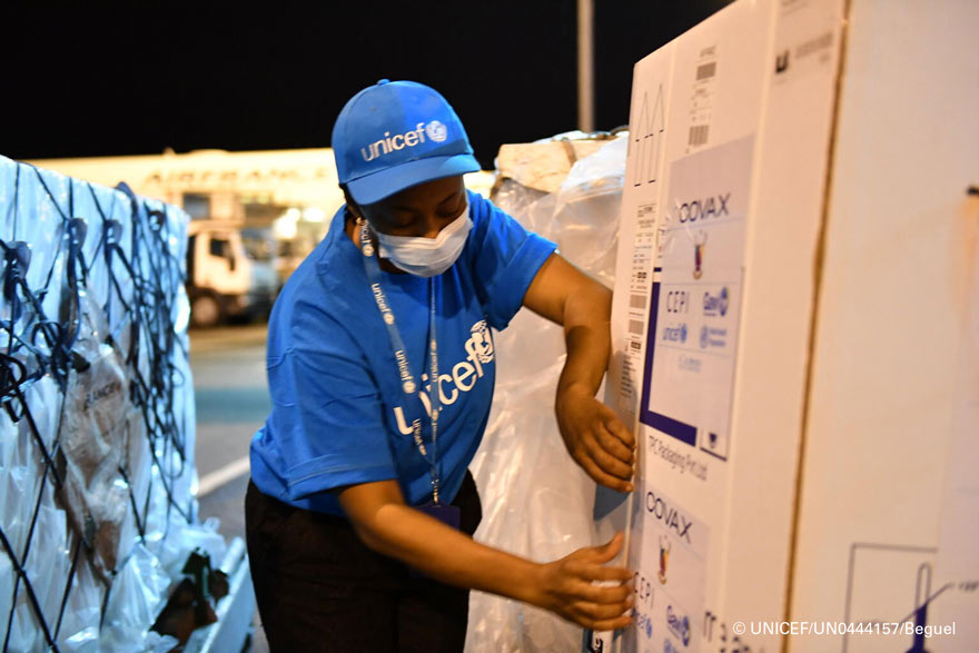 El mecanismo COVAX entregará esta semana su dosis de vacuna número 65 millones.