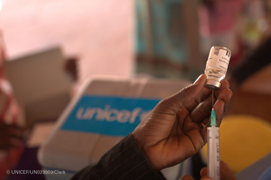 UNICEF lanza el Panel de control del mercado de vacunas COVID-19 