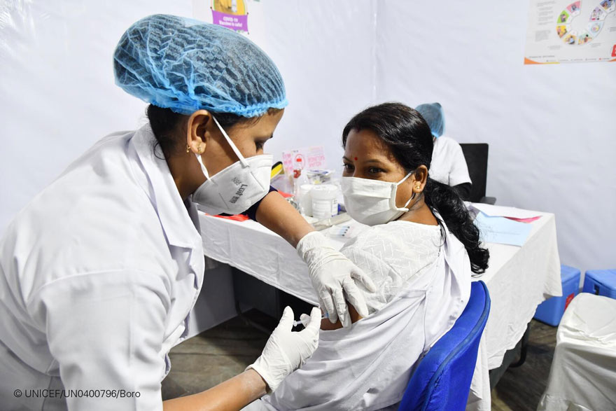 UNICEF firma un acuerdo de suministro para la vacuna contra la COVID-19 de Pfizer-BioNTech
