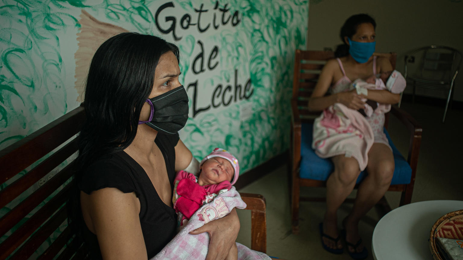 Un grupo de madres en un taller de lactancia en Venezuela