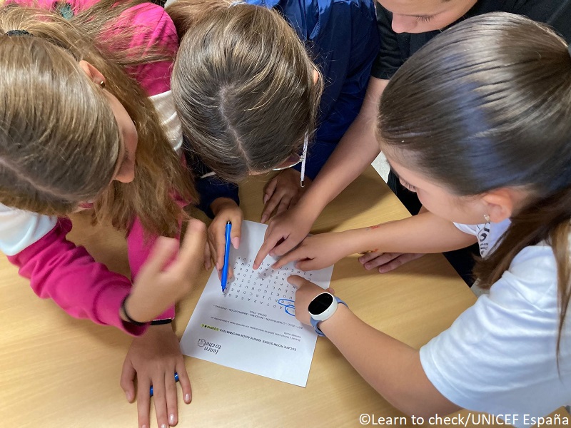 300 niñas, niños y adolescentes luchan contra la desinformación