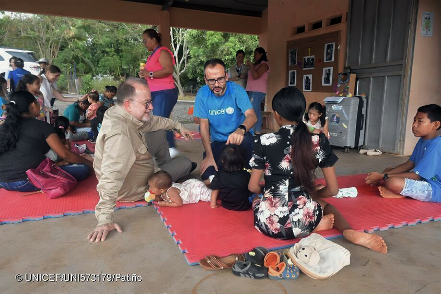 Ted Chaiban visitó Panamá Oeste y comprobó de primera mano cómo la desigualdad está afectando a los niños de las zonas cercanas a Ciudad de Panamá y cómo UNICEF colabora estrechamente con el gobierno para prestar servicios básicos a nivel local.