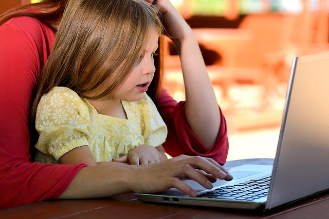¿Cómo impacta la tecnología en la infancia durante las emergencias?