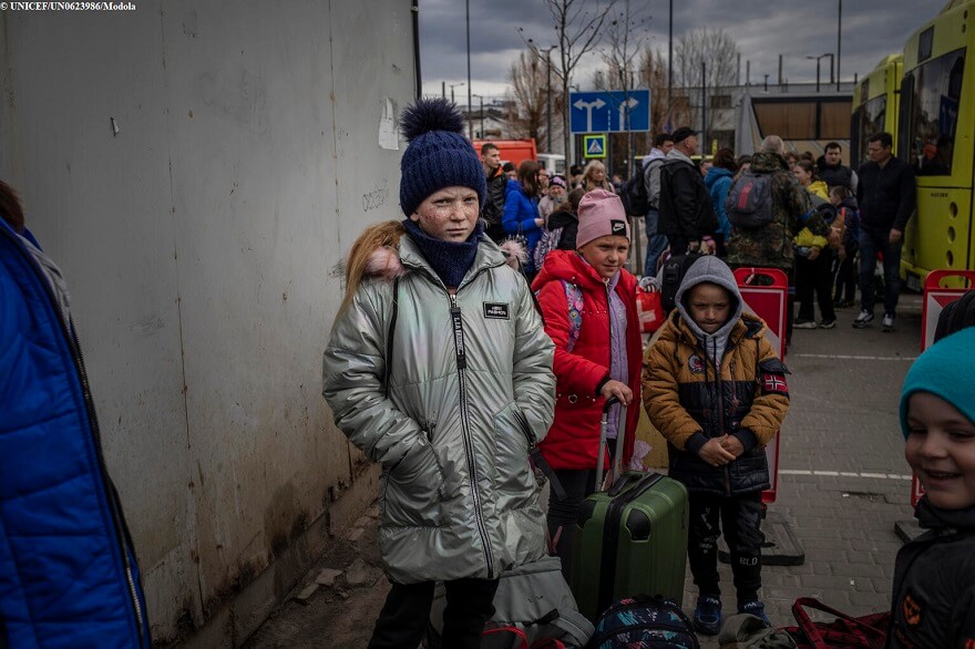 "Cada día que continúe la guerra, los niños seguirán sufriendo"