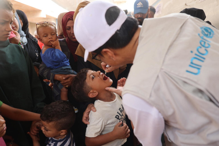 Campaña de vacunación contra la polio en Gaza.
