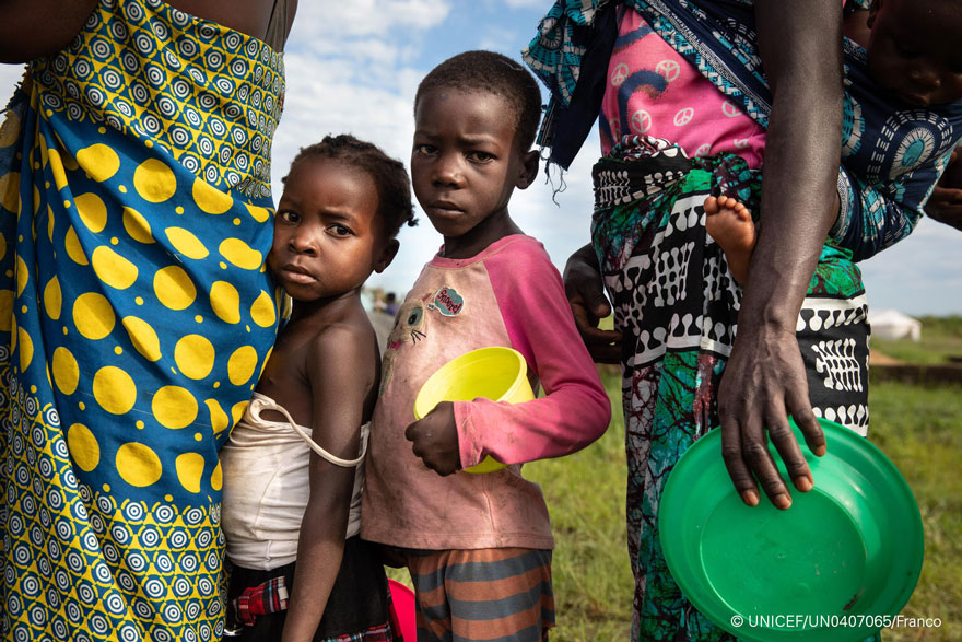 Niños desplazados por el cambio climático en Mozambique