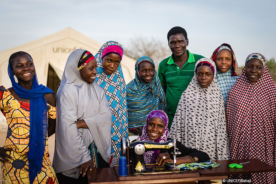 Tejiendo hilos por los refugiados de Nigeria