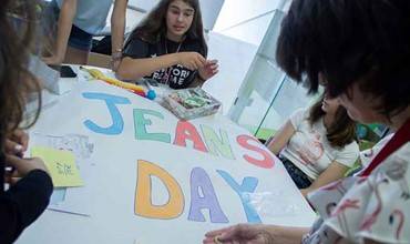 El colegio Alameda de Osuna celebra el "Jeans Day"