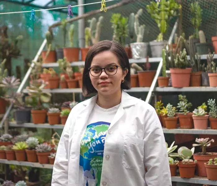 Sostenibilidad Mujer en un huerto