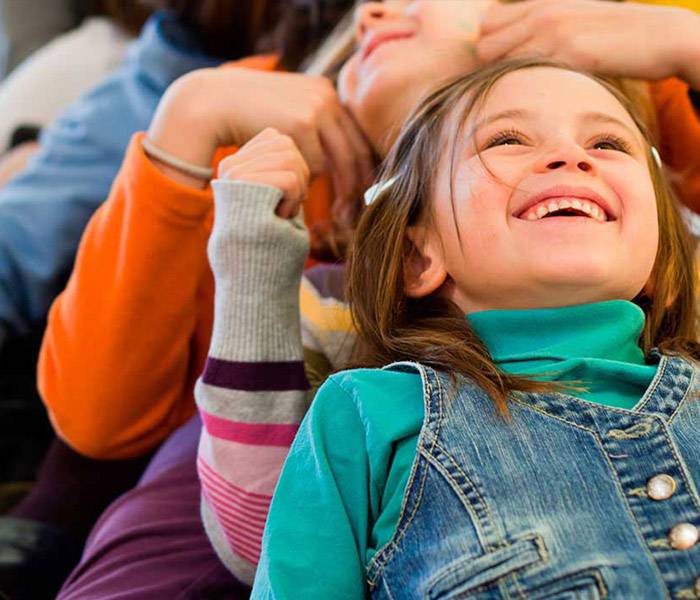 Incidencia política y social Imagen de niños jugando sonrientes