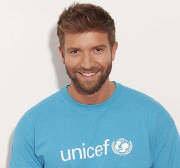 Imagen de Pablo Alborán con camiseta de UNICEF