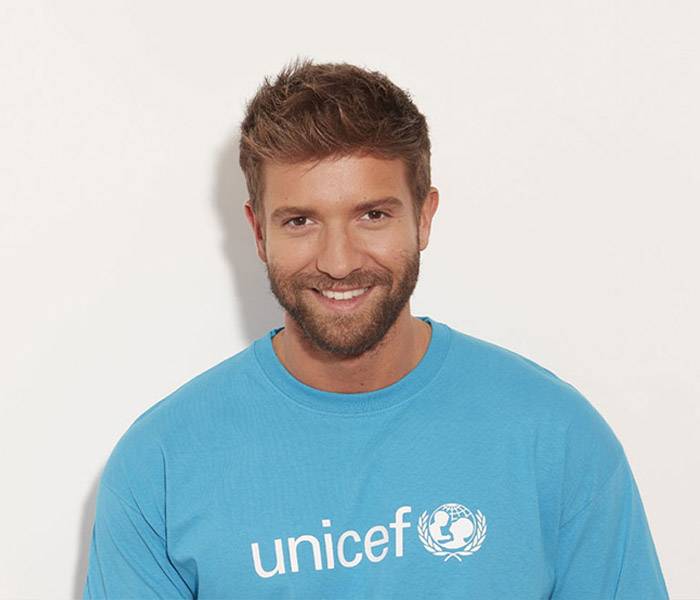 Imagen de Pablo Alborán con camiseta de UNICEF