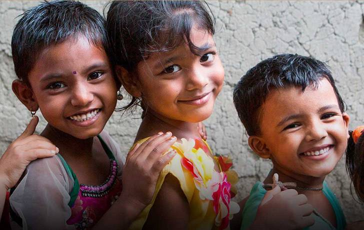 Regala UNICEF Imagen de varios niños sonrientes